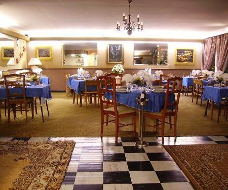Hotel Restaurant Du Tourisme Latronquière Zewnętrze zdjęcie